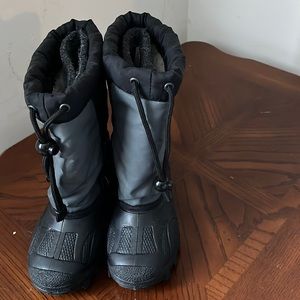 Boys blizzard boots black size 11